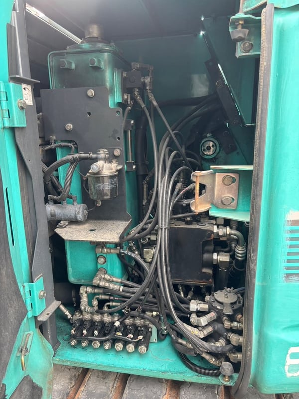 KOBELCO รุ่นSK75SR-3 KOBELCO รุ่นSK75SR-3