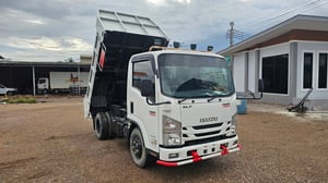 ISUZU NMR รถบรรทุก 6 ล้อ ดั้มพ์ ปี 2564 ไมล์น้อยมาก