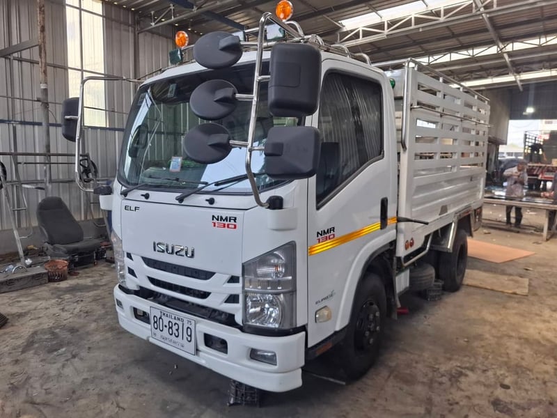 ISUZU NMR รถบรรทุก 6 ล้อ กระบะสแตนเลส ปี 2557 รถบ้าน สภาพสวย