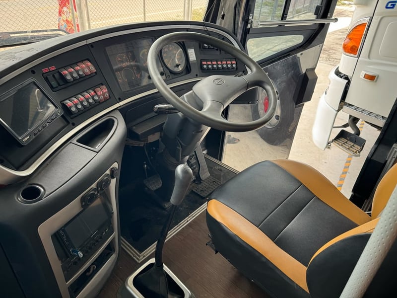 รถบัสแท้ห้าง HINO RK8J สภาพช่วงล่างดี สภาพภายในสวย เอกสารพร้อมโอน รถพร้อมใช้งาน รถบัสแท้ห้าง HINO RK8J สภาพช่วงล่างดี สภาพภายในสวย เอกสารพร้อมโอน รถพร้อมใช้งาน