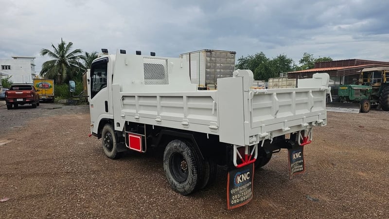 ISUZU NMR รถบรรทุก 6 ล้อ ดั้มพ์ ปี 2564 ไมล์น้อยมาก