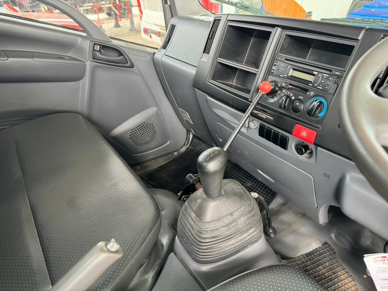 ISUZU NMR รถบรรทุก 6 ล้อ ดั้มพ์ ปี 2564 ไมล์น้อยมาก