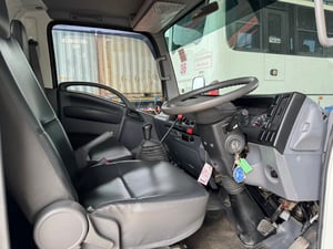 ISUZU NMR รถบรรทุก 6 ล้อ ดั้มพ์ ปี 2564 ไมล์น้อยมาก