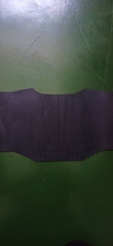 ชุดถาดยางปูพื้นรถ (6 ชิ้น)