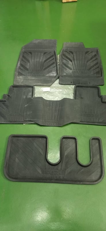 ชุดถาดยางปูพื้นรถ (6 ชิ้น)