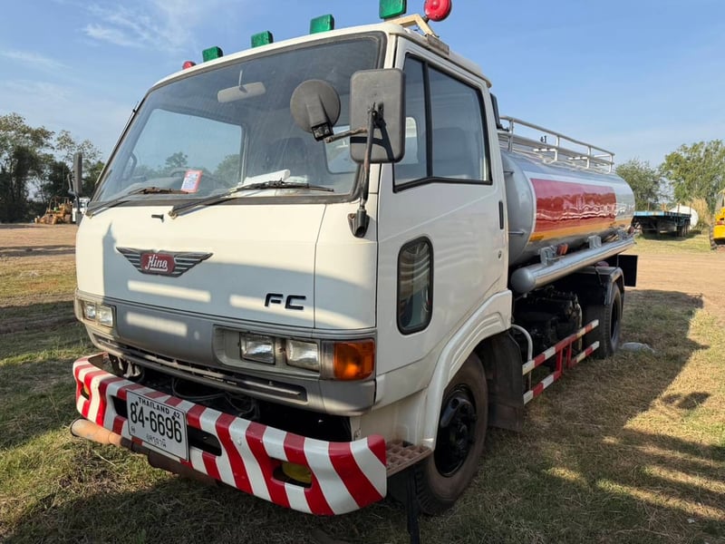 รถ6ล้อน้ำมัน HINO KM777 เครื่อง 117 แรง 