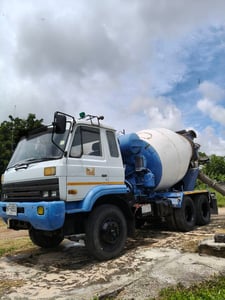 รถโม่ปูน nissan UD 230 แรง 2เพลา 0819333780