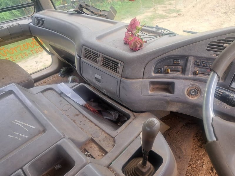 รถ12ล้อHinoลากคลัชซี7.5เมตร 0819333780 รถ12ล้อHinoลากคลัชซี7.5เมตร 0819333780