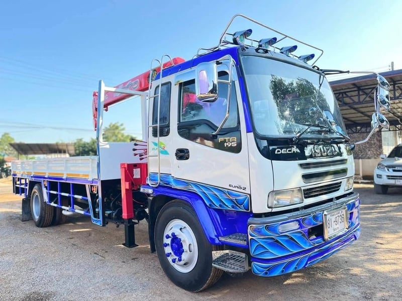 รถ6ล้ออีซูซุเดก้า195แรง เครนยูนิค3.7ตัน 0819333780