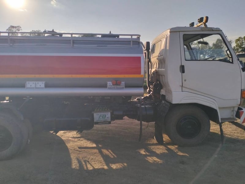 รถ6ล้อน้ำมัน HINO KM777 เครื่อง 117 แรง 