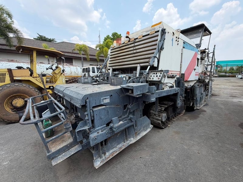 รถกัดถนน Wirtgen W2200CR
