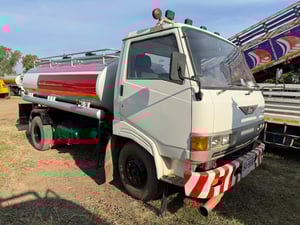 รถ6ล้อน้ำมัน HINO KM777 เครื่อง 117 แรง 