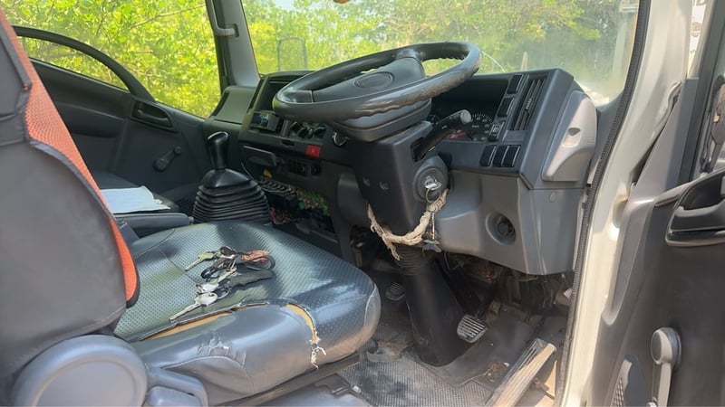 รถ4ล้อตู้แห้ง ISUZU NMR 130แรง รถ4ล้อตู้แห้ง ISUZU NMR 130แรง