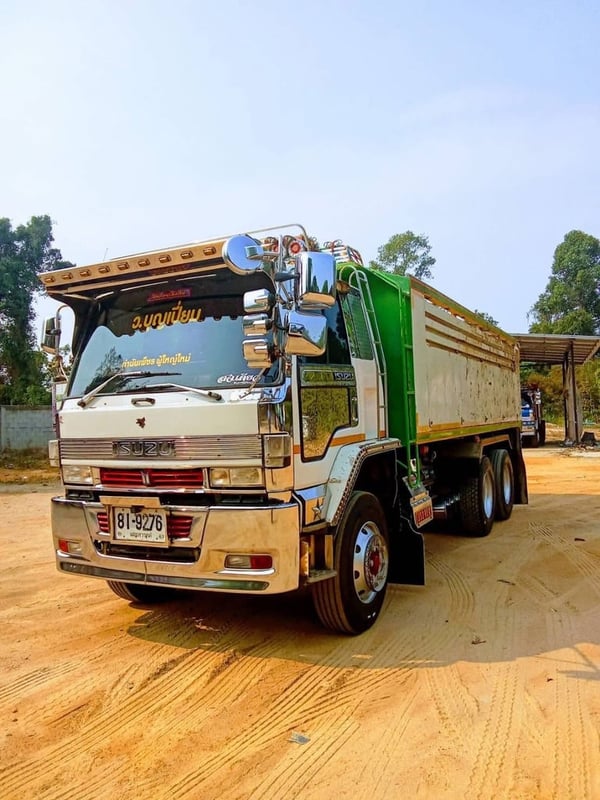 รถ10ล้อดั้มร็อกกี้เครื่อง320 เกียร์อีตั๋น