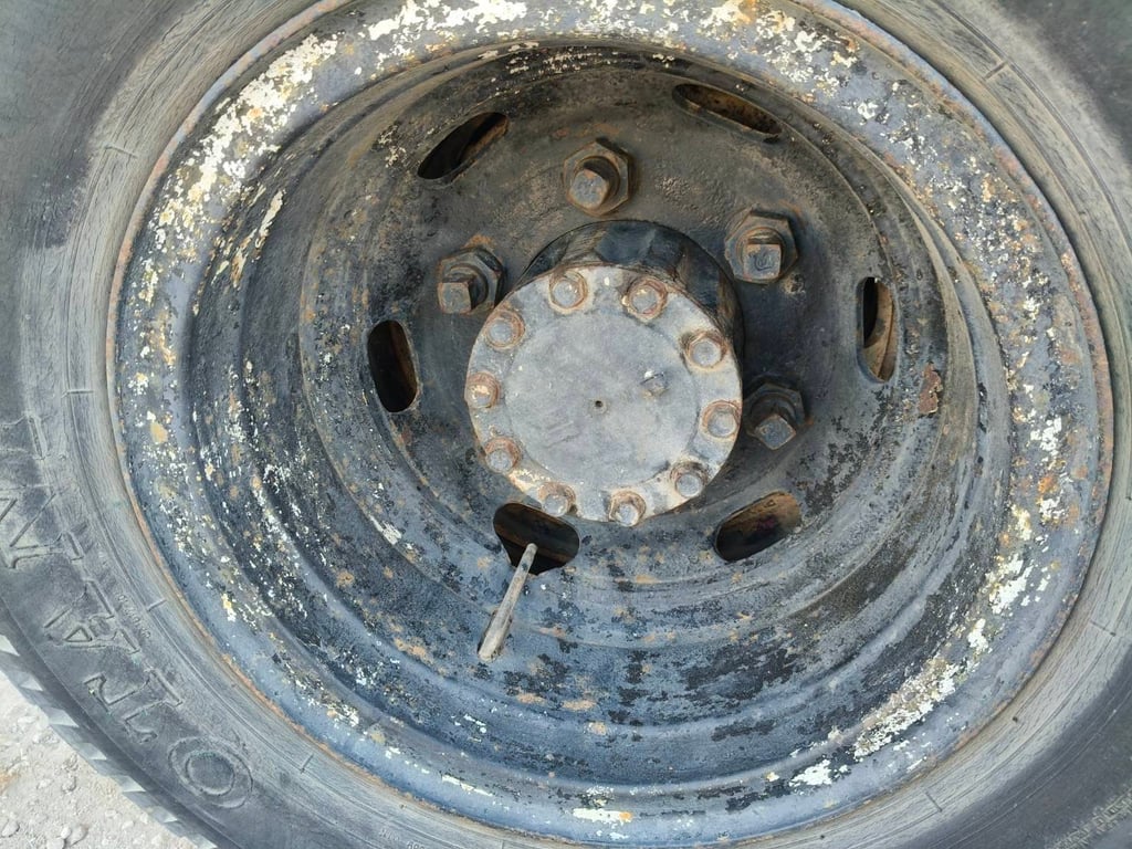 รถ6ล้อคอกสูง