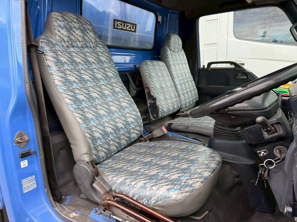 6 ล้อดั้ม NPR-115 แรง ปี46 5คิว 