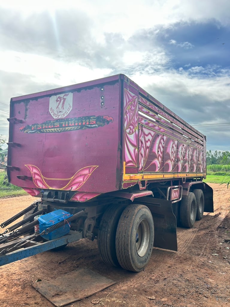 รถ10ล้อเดก้าพ่วงแม่ลูก 300แรง รถ10ล้อเดก้าพ่วงแม่ลูก 300แรง