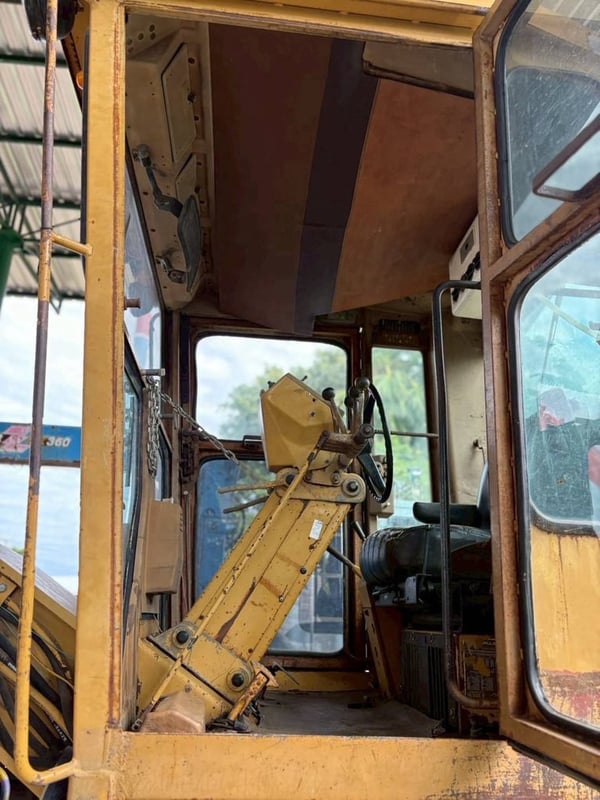 รถเกรด CAT 140G 72V เก๋งมีแอร์ รถเกรด CAT 140G 72V เก๋งมีแอร์