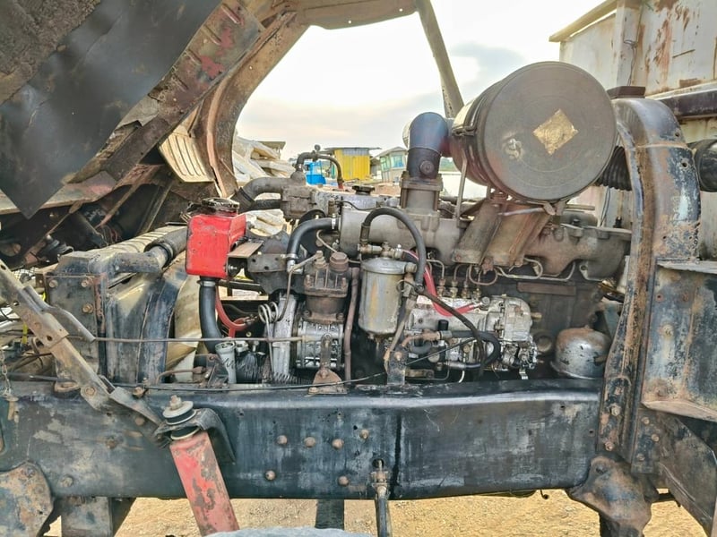 10ล้อ เทเลอร์ nissanud เพลาเดียว 10ล้อ เทเลอร์ nissanud เพลาเดียว