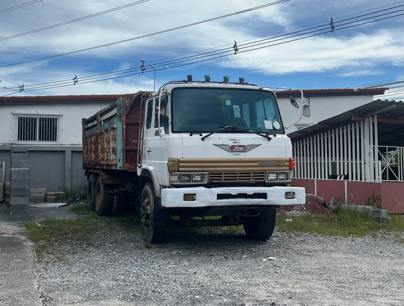 รถดั้ม 10ล้อHINO FM226 0819333780 รถดั้ม 10ล้อHINO FM226 0819333780