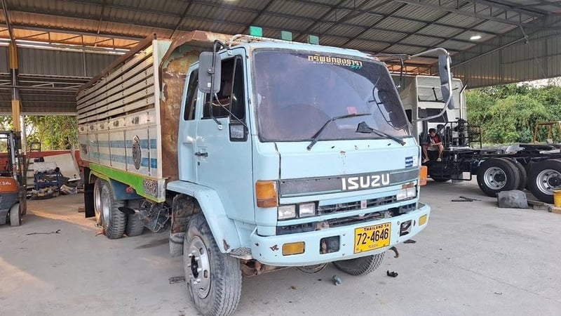 รถ10ล้อดั้มISUZU ￼195 นางฟ้า เครื่องใหม่ 6HK 