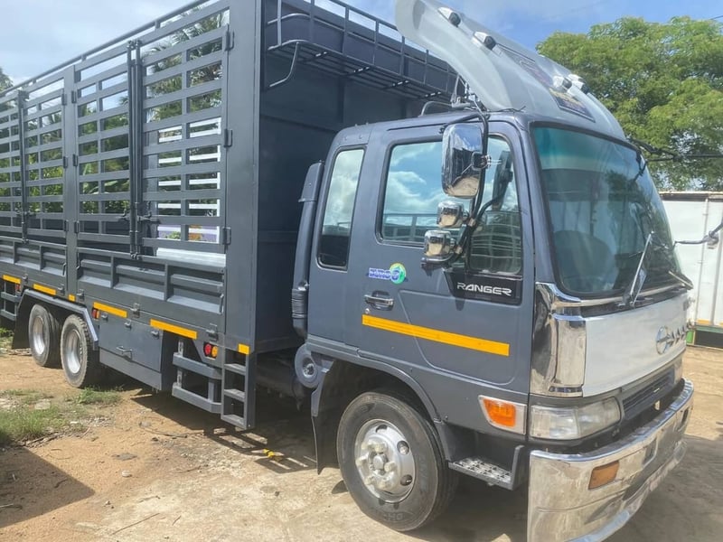 10ล้อHINOแท่นเตี้ย190แรง