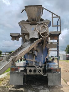 รถโม่ปูน nissan UD 230 แรง 2เพลา 0819333780