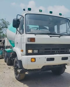 รถโม่ปูน nissan ปี53290แรง โม่ 6 คิว รถโม่ปูน nissan ปี53290แรง โม่ 6 คิว