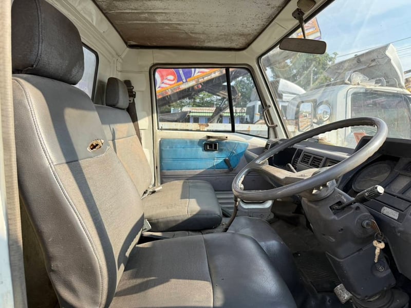 รถ6ล้อน้ำมัน HINO KM777 เครื่อง 117 แรง 