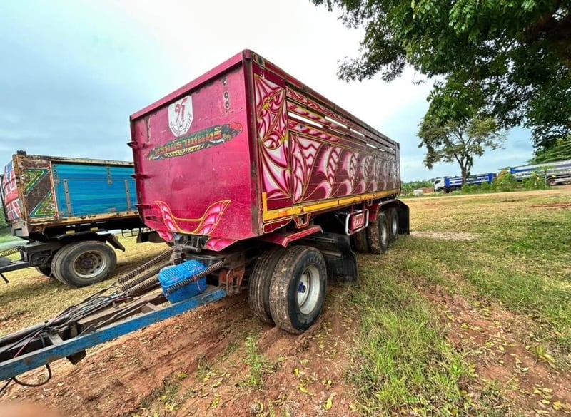 รถ10ล้อเดก้าพ่วงแม่ลูก 300แรง รถ10ล้อเดก้าพ่วงแม่ลูก 300แรง