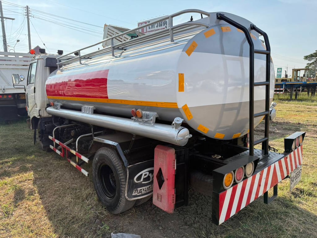 รถ6ล้อน้ำมัน HINO KM777 เครื่อง 117 แรง 