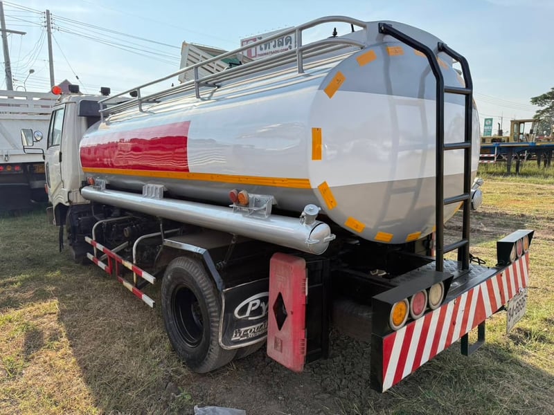 รถ6ล้อน้ำมัน HINO KM777 เครื่อง 117 แรง 