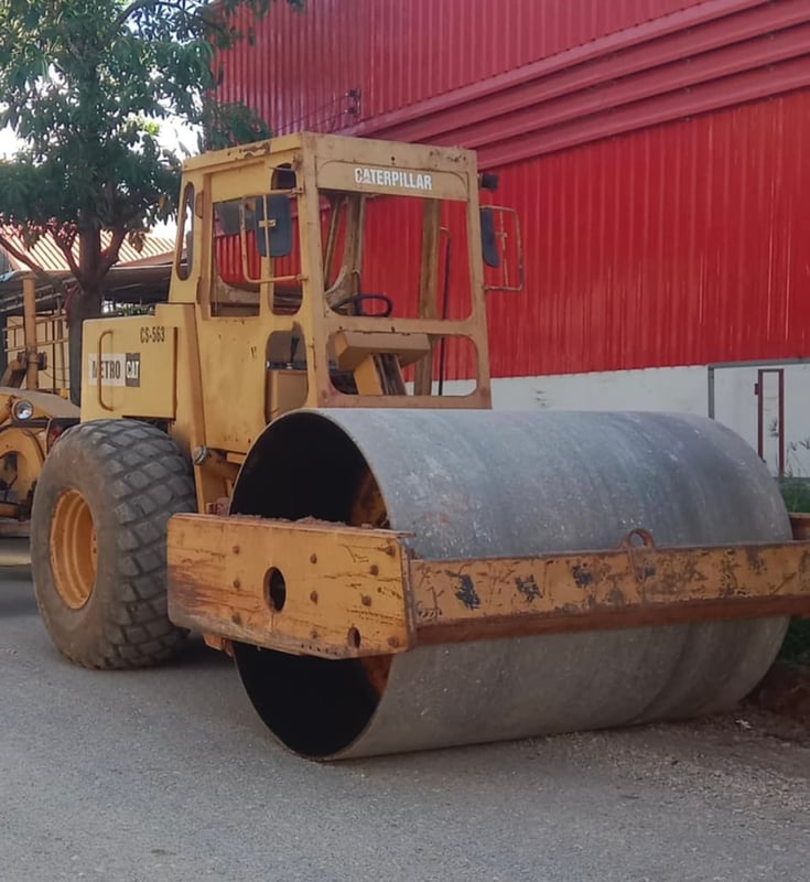 รถบดสั่นสะเทือนCAT CS-563 