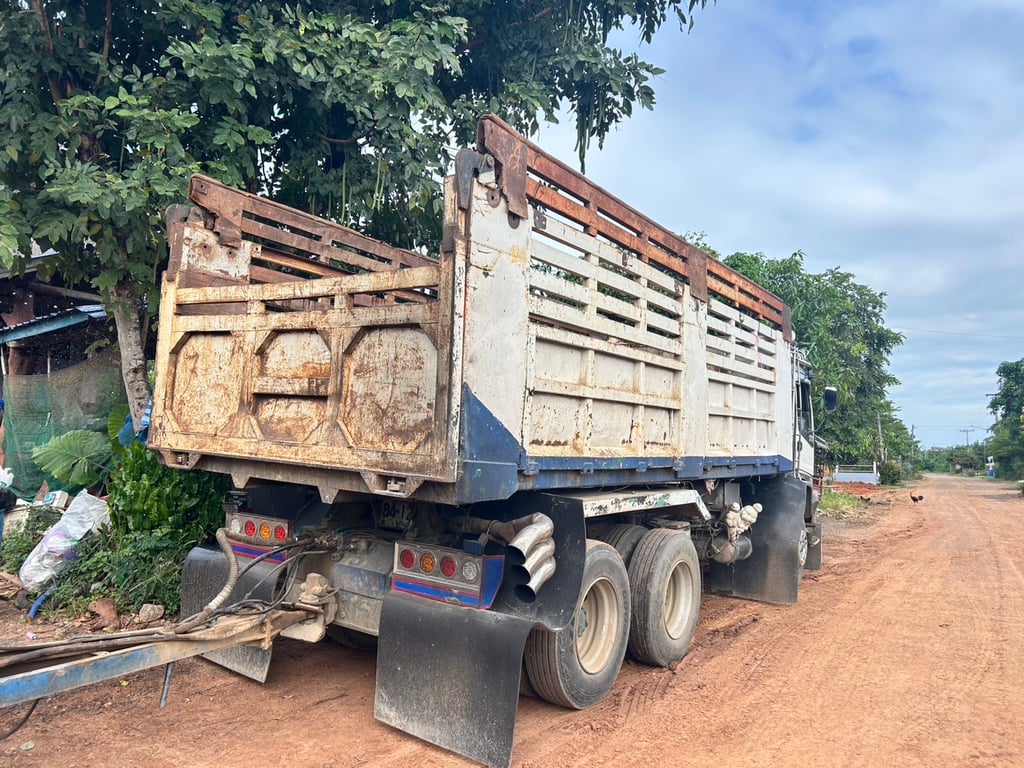 รถ10ล้อเดก้าพ่วงแม่ลูก 300แรง รถ10ล้อเดก้าพ่วงแม่ลูก 300แรง