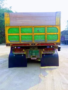 รถ10ล้อดั้มร็อกกี้เครื่อง320 เกียร์อีตั๋น