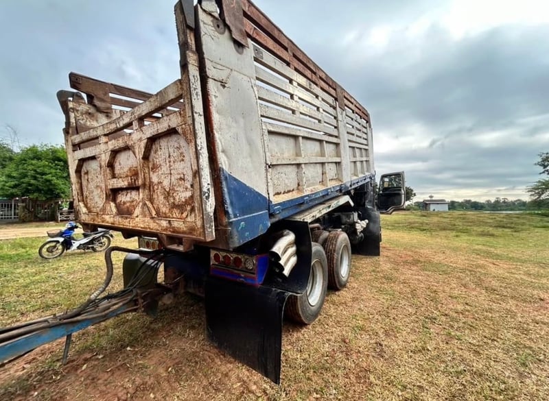 รถ10ล้อเดก้าพ่วงแม่ลูก 300แรง รถ10ล้อเดก้าพ่วงแม่ลูก 300แรง