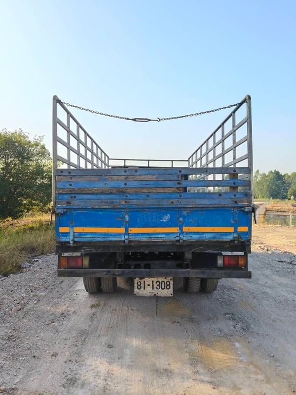 รถ6ล้อคอกสูง