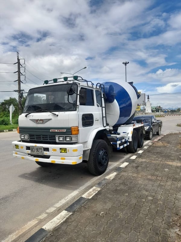 รถ10ล้อโม่ปูนซูโม่227เครื่อง260แรง  0819333780