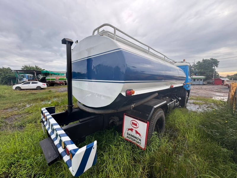 รถ6ล้อน้ำ MITSUBISHI  225แรง บรรจุน้ำ8000ลิตร 