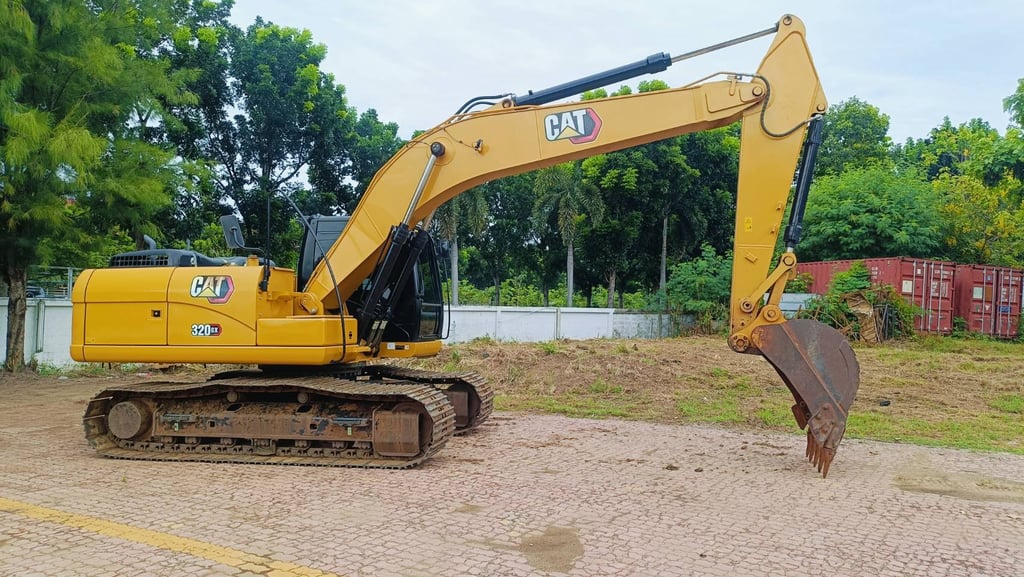 รถขุดCAT320GX มี2คัน 0819333780 รถขุดCAT320GX มี2คัน 0819333780