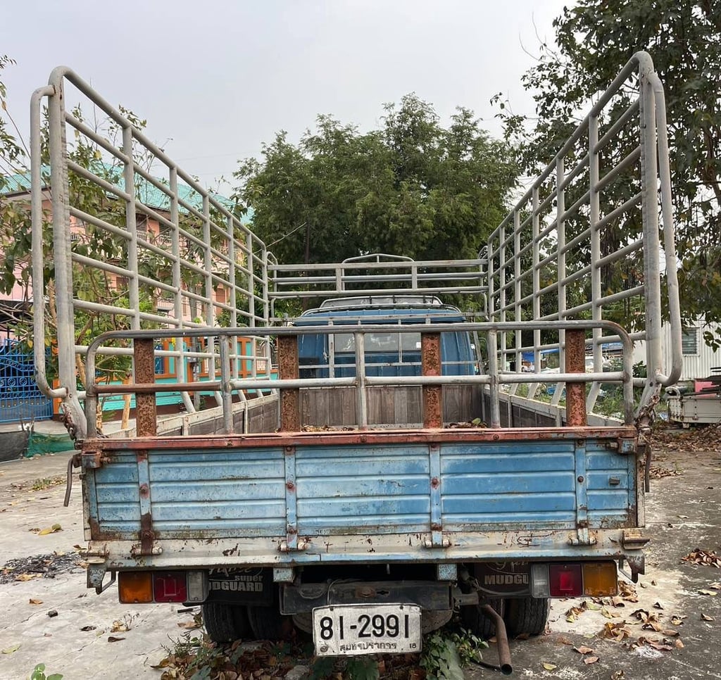 รถ6ล้อคอก MITSUBISHI CANTER รถ6ล้อคอก MITSUBISHI CANTER