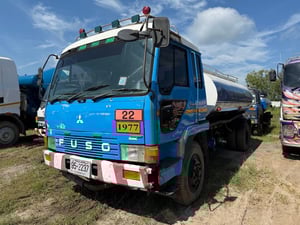 รถ6ล้อน้ำ MITSUBISHI  225แรง บรรจุน้ำ8000ลิตร 