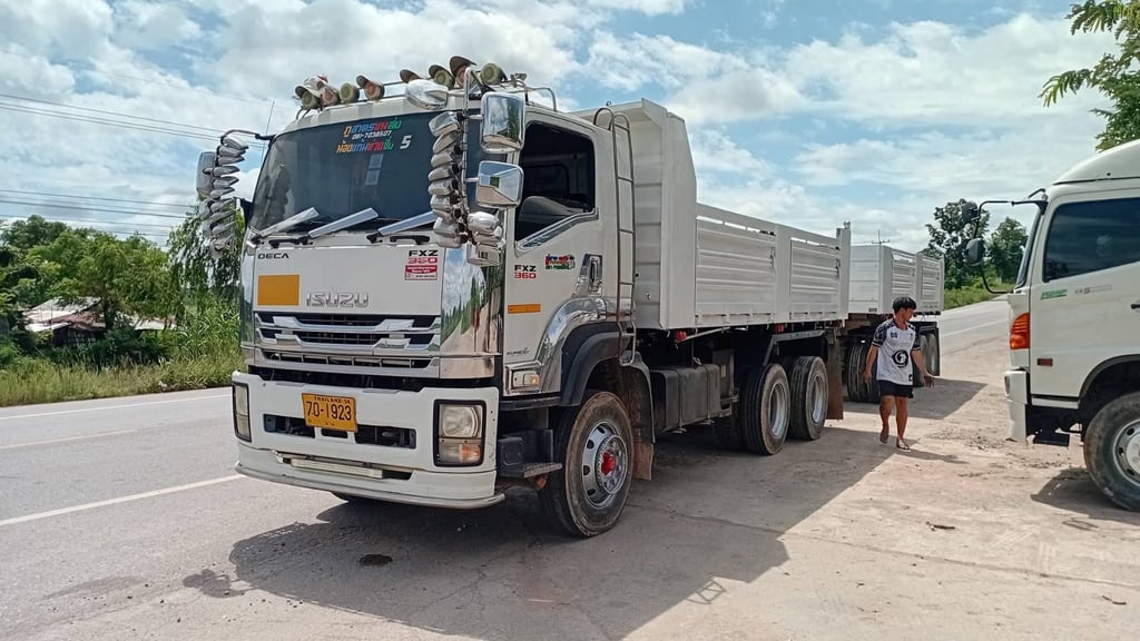 รถพ่วง22ล้อ SIUZUแม่ปี 56ลูกปี 58 รถพ่วง22ล้อ SIUZUแม่ปี 56ลูกปี 58