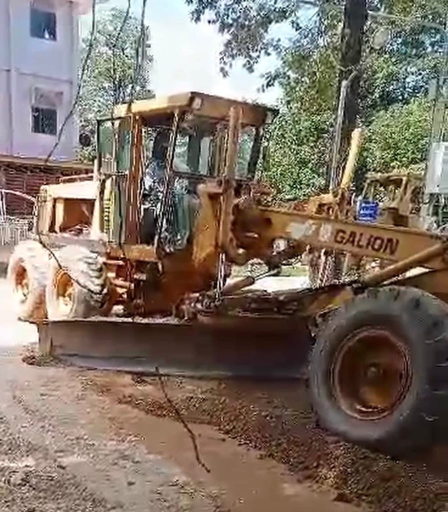 รถเกรด GALION 850  0819333780