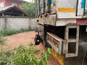 รถพ่วง(ไม่ดั้ม)mitsubishi 270 แรง รุ่น fn61 แม่ปี 55 ลูกปี 57 เครื่อง 6m60 รถพ่วง(ไม่ดั้ม)mitsubishi 270 แรง รุ่น fn61 แม่ปี 55 ลูกปี 57 เครื่อง 6m60