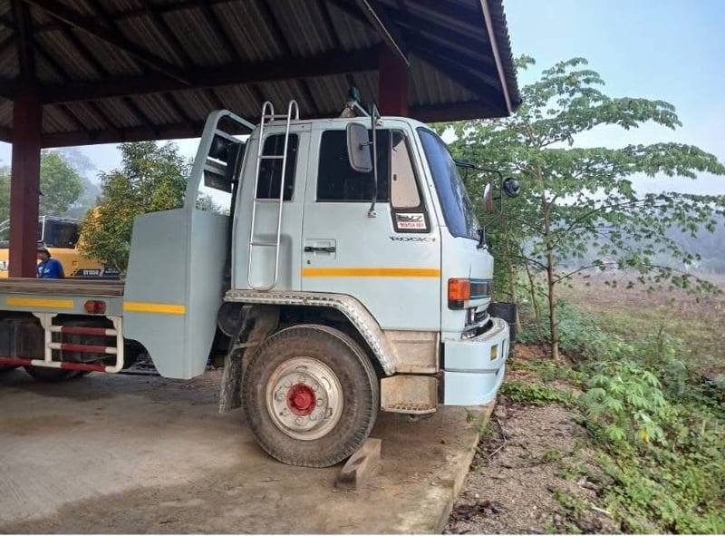 รถ10ล้อเทรลเลอร์ISUZU ROCKY 175 แรงม้า 2เพลา