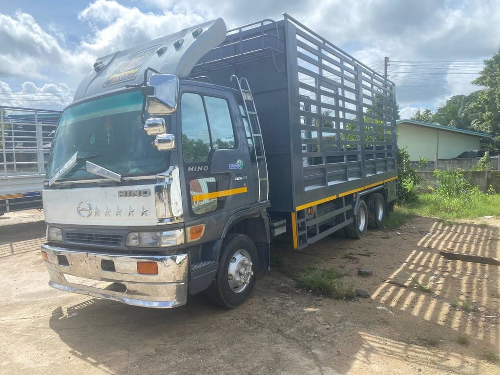 10ล้อHINOแท่นเตี้ย190แรง 10ล้อHINOแท่นเตี้ย190แรง