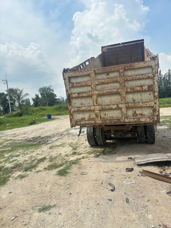 รถ10ดั้มหินใหญ่