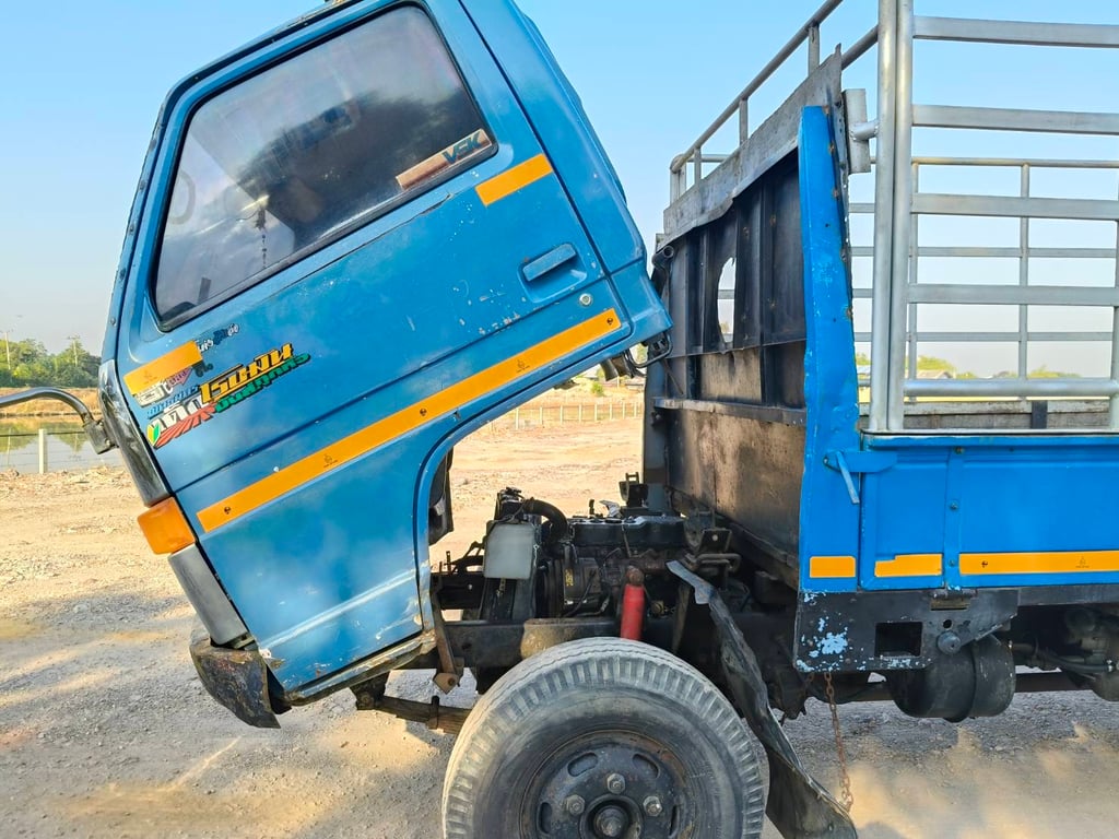 รถ6ล้อคอกสูง