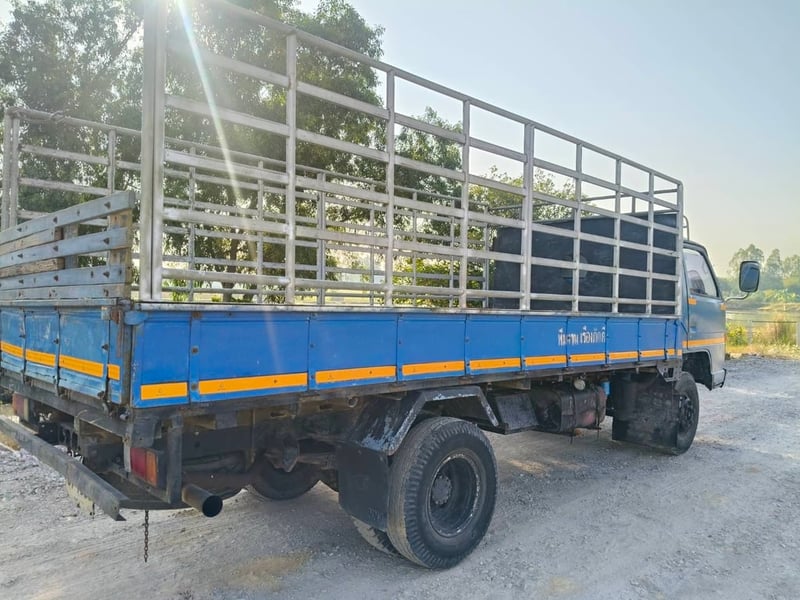 รถ6ล้อคอกสูง